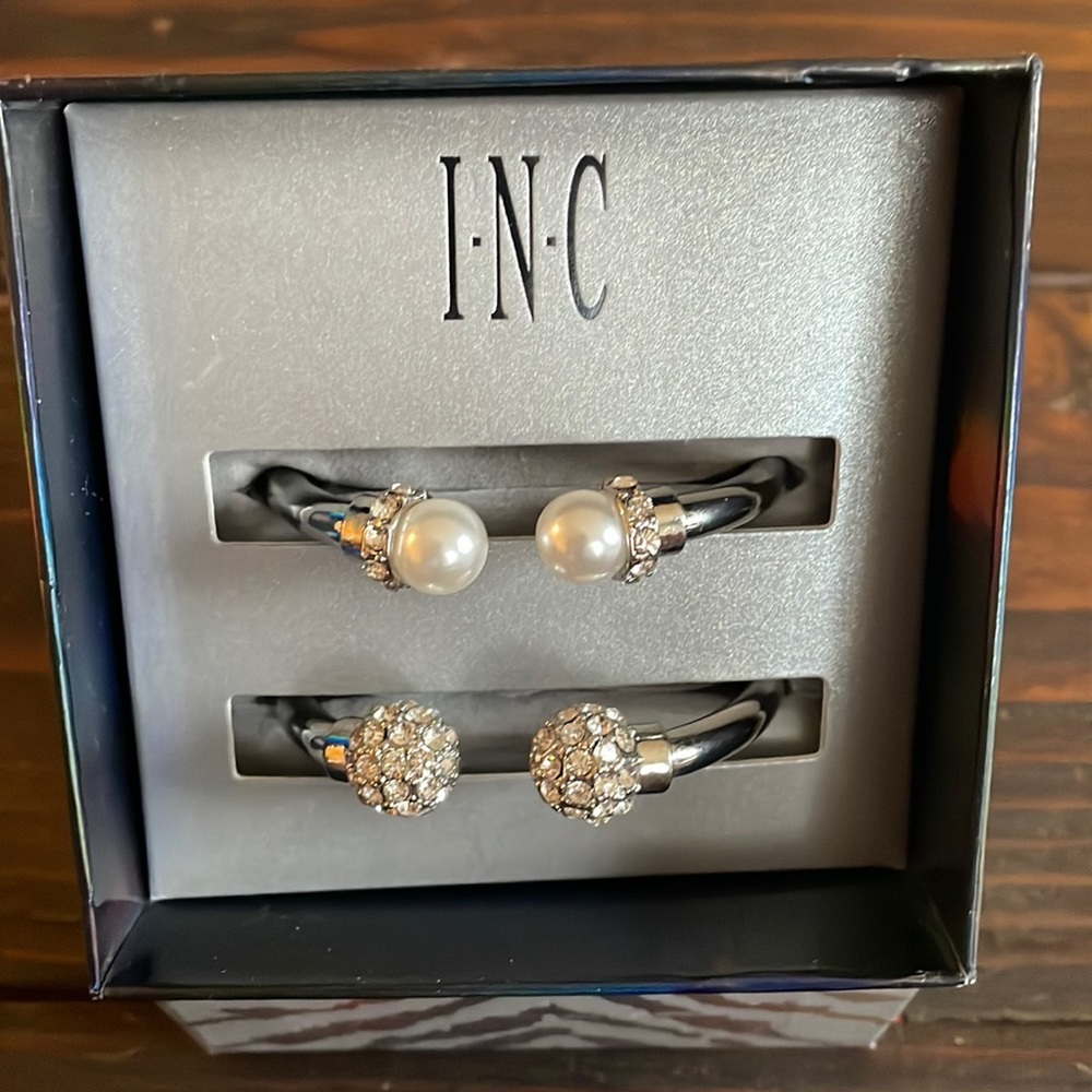 INC Boxed Bracelet Set EE43